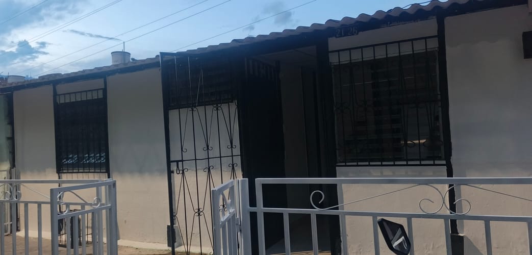 Casa de 3 alcobas en arriendo en Rio Prado, Girón, 80 m² · foto 1 de 1