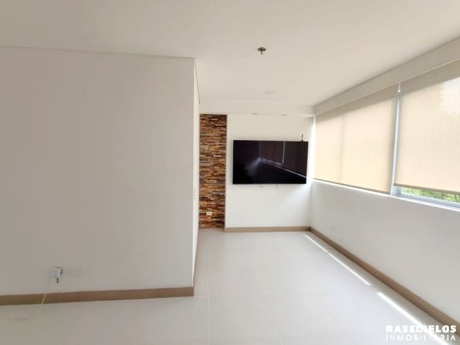 Apartamento de 2 alcobas en arriendo en Altos Del Poblado, Medellín, 111 m² · foto 4 de 14