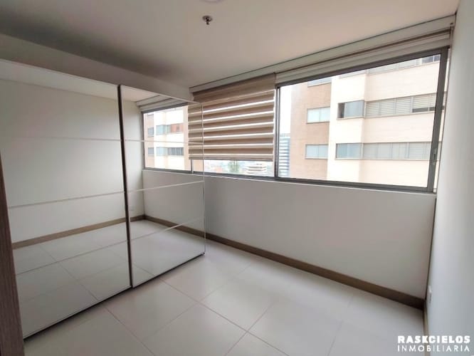 Apartamento de 2 alcobas en arriendo en Altos Del Poblado, Medellín, 111 m² · foto 10 de 14