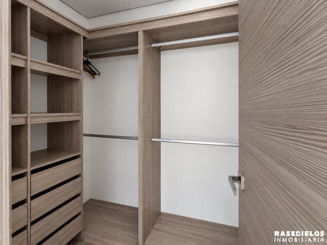 Apartamento de 2 alcobas en arriendo en Altos Del Poblado, Medellín, 111 m² · foto 12 de 14