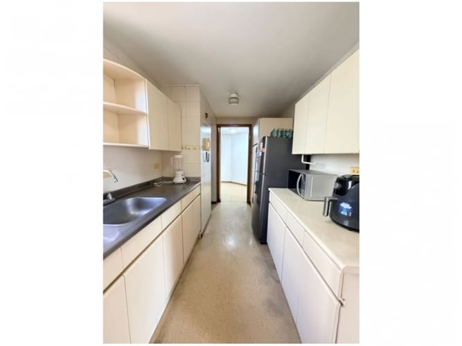 Apartamento de 2 alcobas en venta en Astorga, Medellín, 105 m² · foto 5 de 10