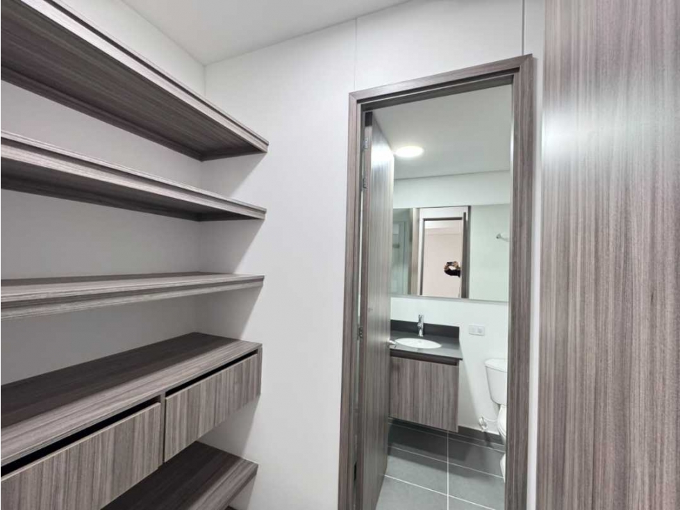 Apartamento en venta en El Poblado, Medellín · foto 9 de 10