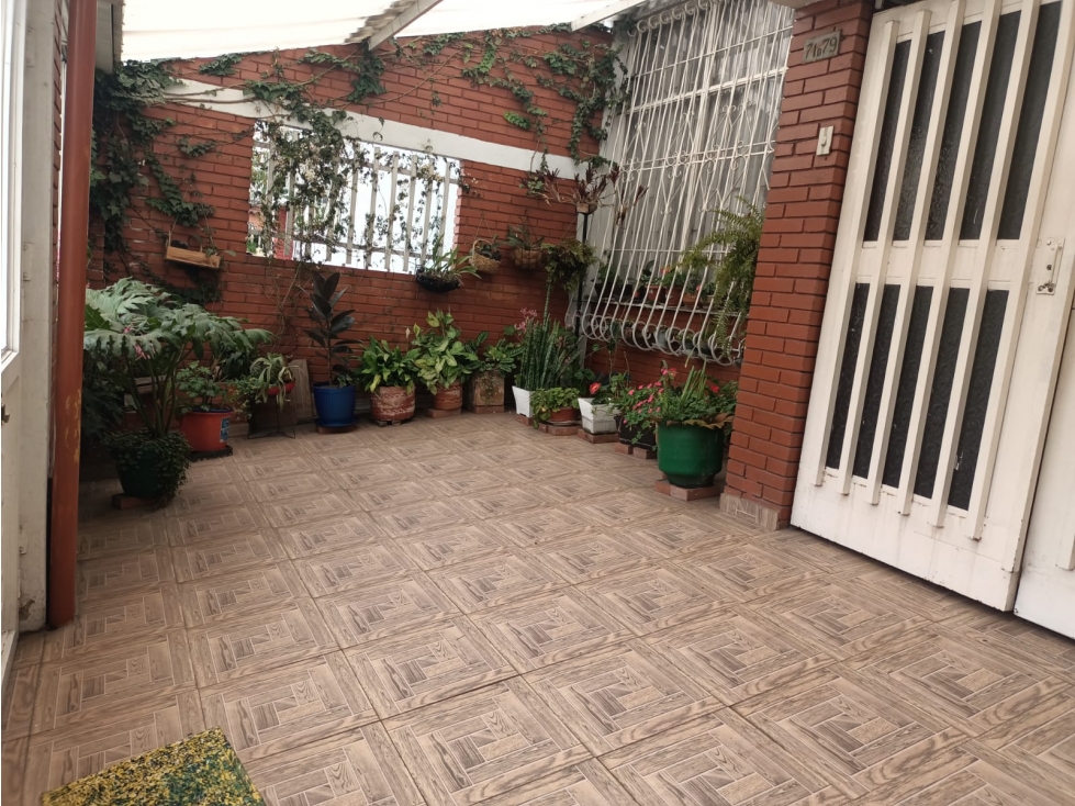 Casa en venta en Hipotecho, Bogotá · foto 2 de 16