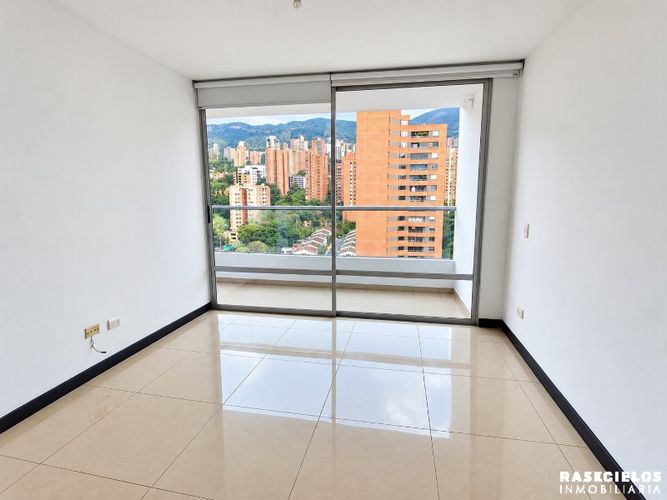 Apartaestudio en arriendo en Los Balsos, Medellín, 65 m² · foto 5 de 8