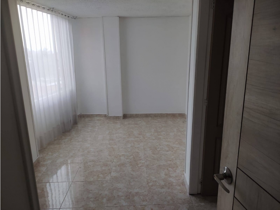 Apartamento en venta en Fontibon, Bogotá · foto 8 de 13
