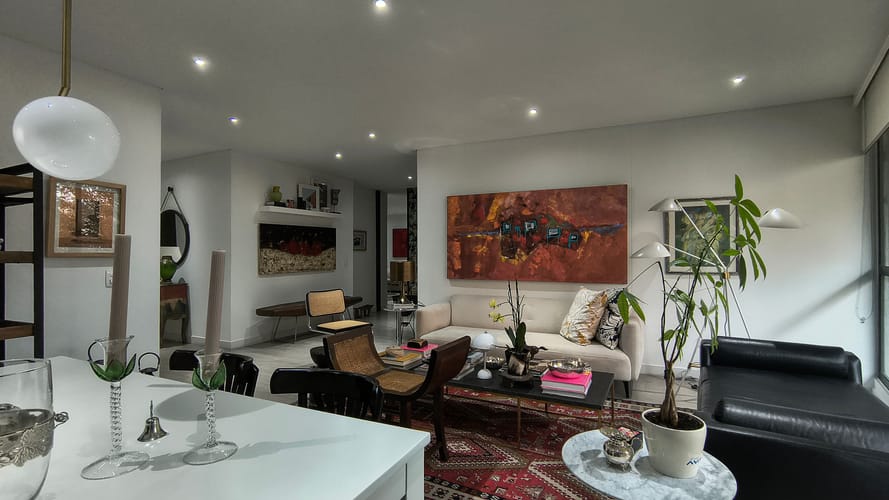 Apartamento de 2 alcobas en venta en Los Rosales, Bogotá, 130 m² · foto 2 de 16