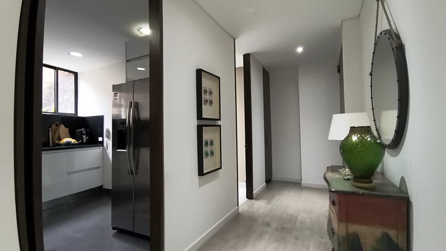 Apartamento de 2 alcobas en venta en Los Rosales, Bogotá, 130 m² · foto 4 de 16
