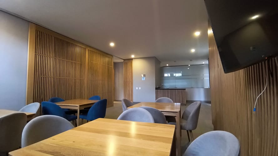 Apartamento de 2 alcobas en venta en Los Rosales, Bogotá, 130 m² · foto 14 de 16
