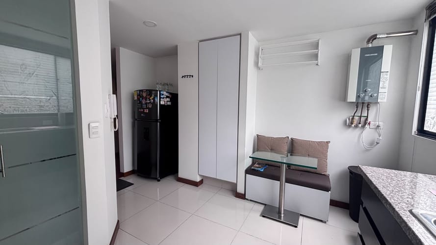 Apartamento de 3 alcobas en venta en Chicó Navarra, Bogotá, 141 m² · foto 7 de 18