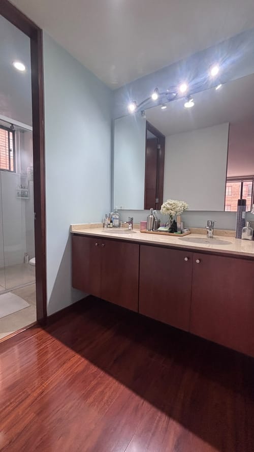 Apartamento de 3 alcobas en venta en Chicó Navarra, Bogotá, 141 m² · foto 11 de 18