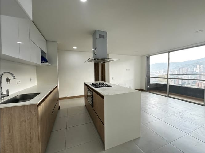Apartamento de 2 alcobas en venta en Las Lomitas, Sabaneta, 62 m² · foto 2 de 16