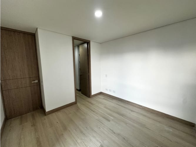 Apartamento de 2 alcobas en venta en Las Lomitas, Sabaneta, 62 m² · foto 10 de 16