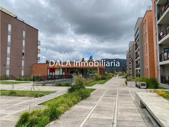 Apartamento de 3 alcobas en venta en Condominio Residencial Badalona, Cajicá, 99 m² · foto 2 de 24
