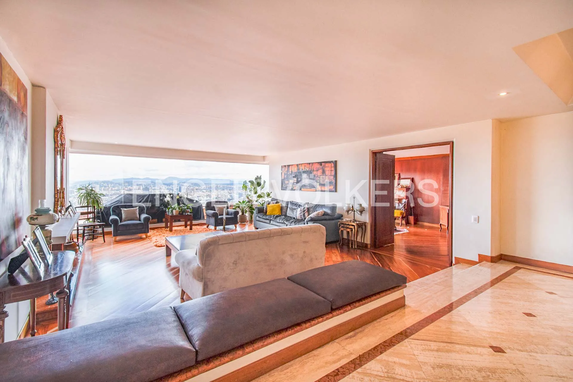 Apartamento en venta en El Refugio, Bogotá · foto 2 de 19