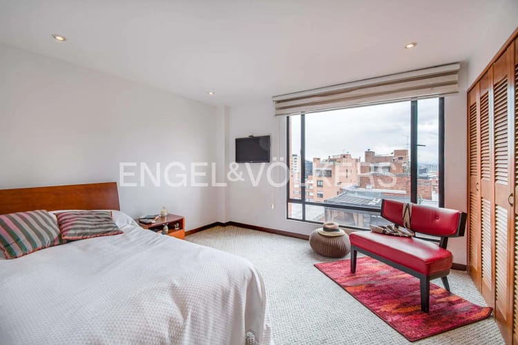 Apartamento de 3 alcobas en venta en Los Rosales, Bogotá, 259 m² · foto 14 de 20