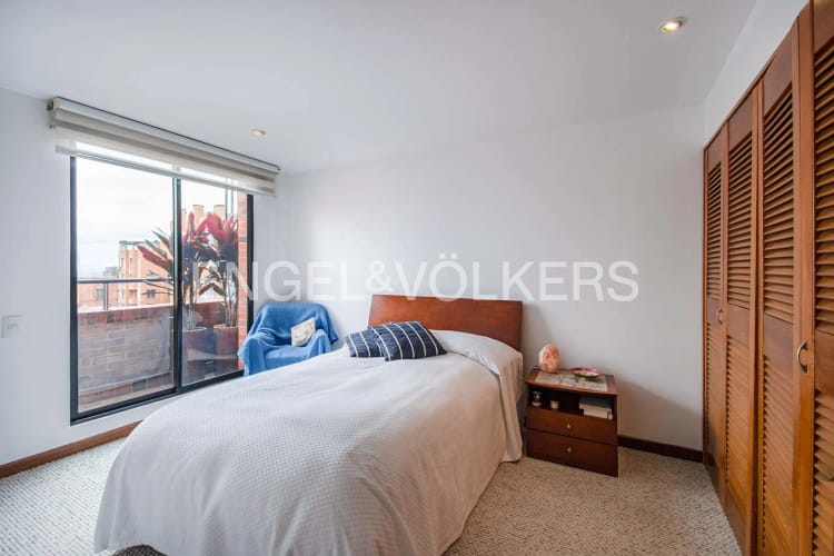 Apartamento de 3 alcobas en venta en Los Rosales, Bogotá, 259 m² · foto 13 de 20