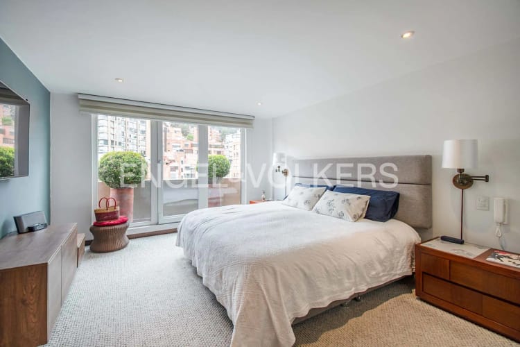 Apartamento de 3 alcobas en venta en Los Rosales, Bogotá, 259 m² · foto 9 de 20