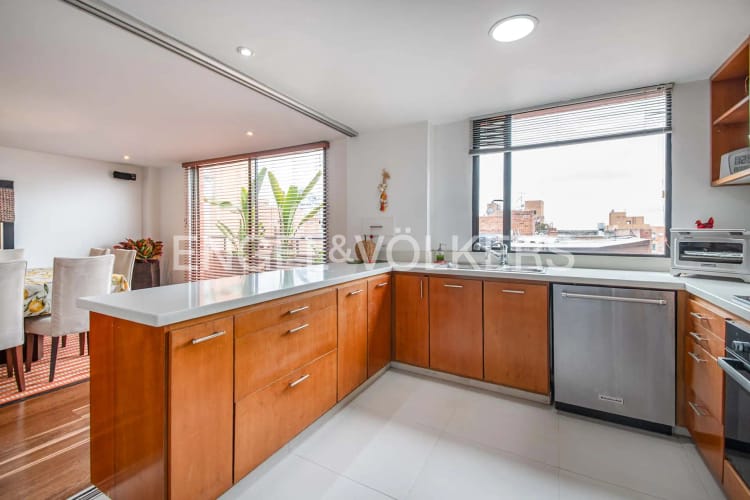 Apartamento de 3 alcobas en venta en Los Rosales, Bogotá, 259 m² · foto 5 de 20