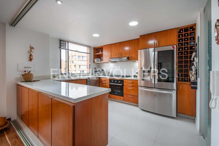 Apartamento de 3 alcobas en venta en Los Rosales, Bogotá, 259 m² · foto 4 de 20