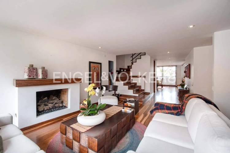 Apartamento de 3 alcobas en venta en Los Rosales, Bogotá, 259 m² · foto 3 de 20