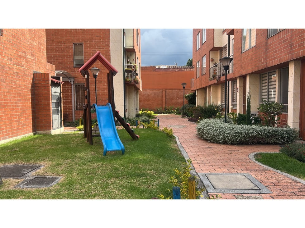 Casa en venta en Mazuren, Bogotá · foto 2 de 24