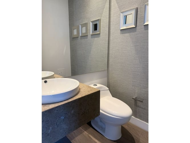 Apartamento de 2 alcobas en venta en Chicó Reservado, Bogotá, 72 m² · foto 2 de 14
