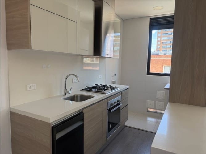 Apartamento de 2 alcobas en venta en Chicó Reservado, Bogotá, 72 m² · foto 3 de 14