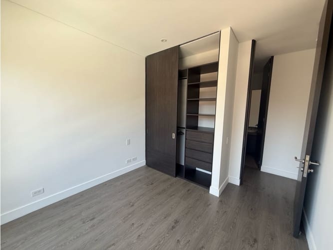 Apartamento de 2 alcobas en venta en Chicó Reservado, Bogotá, 72 m² · foto 10 de 14