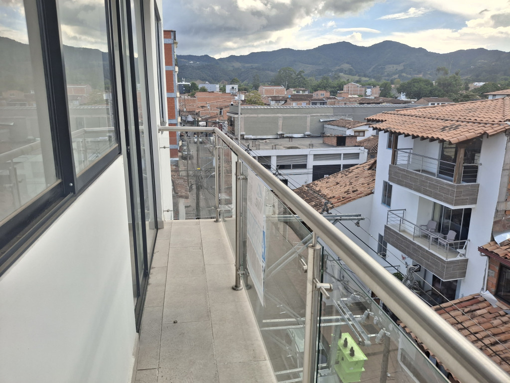 Apartamento en arriendo en La Ceja · foto 8 de 18