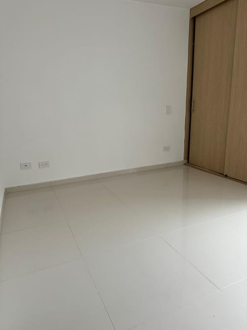 Apartamento de 3 alcobas en venta en Bucaros, Bello, 56 m² · foto 14 de 18
