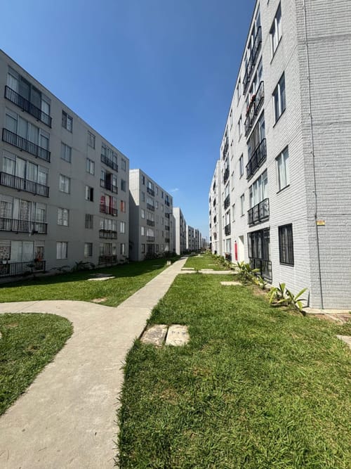 Apartamento en arriendo en Alfonso Lopez, Palmira · foto 8 de 23