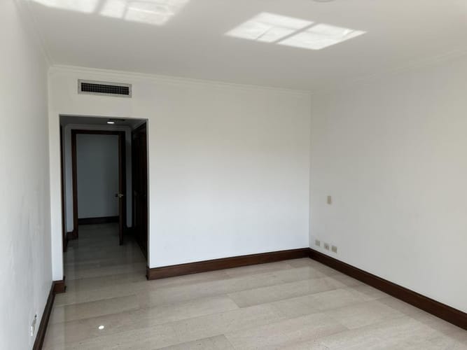 Apartamento de 4 alcobas en venta en La Arboleda, Cali, 345 m² · foto 21 de 24