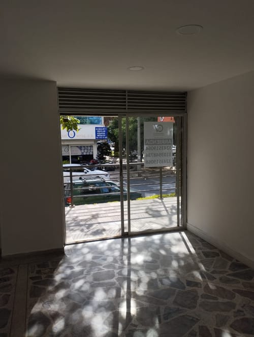 Local en arriendo en Laureles, Medellín, 36 m² · foto 7 de 14