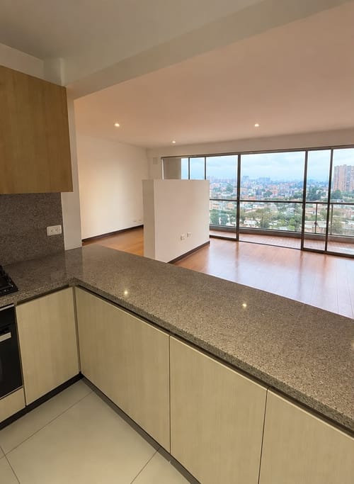 Apartamento de 3 alcobas en venta en Ciudad Jardin Norte, Bogotá, 122 m² · foto 3 de 24