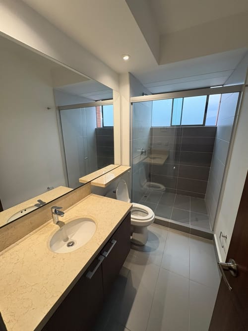 Apartamento de 3 alcobas en venta en Ciudad Jardin Norte, Bogotá, 122 m² · foto 7 de 24