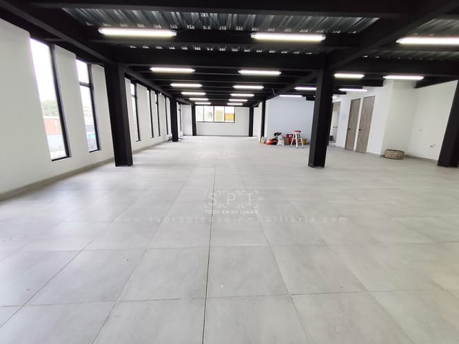 Bodega en arriendo en Laureles, Medellín, 200 m² · foto 6 de 12