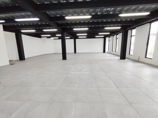 Bodega en arriendo en Laureles, Medellín, 200 m² · foto 7 de 12