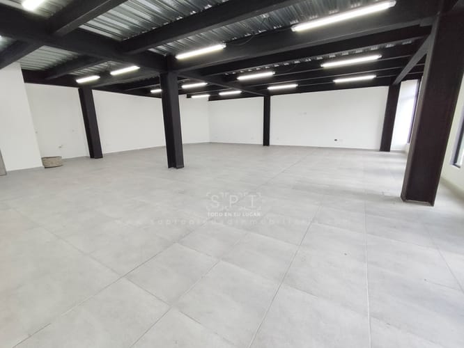 Bodega en arriendo en Laureles, Medellín, 200 m² · foto 8 de 12