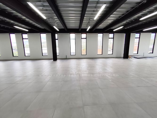 Bodega en arriendo en Laureles, Medellín, 200 m² · foto 9 de 12