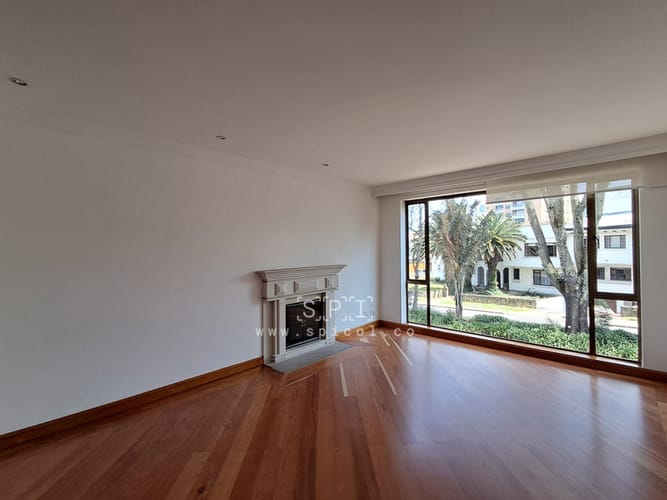 Apartamento de 3 alcobas en arriendo en Santa Ana Oriental, Bogotá, 220 m² · foto 2 de 24
