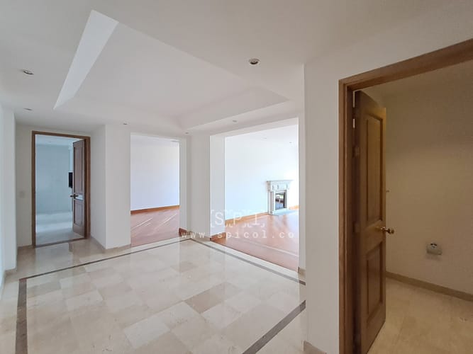 Apartamento de 3 alcobas en arriendo en Santa Ana Oriental, Bogotá, 220 m² · foto 3 de 24
