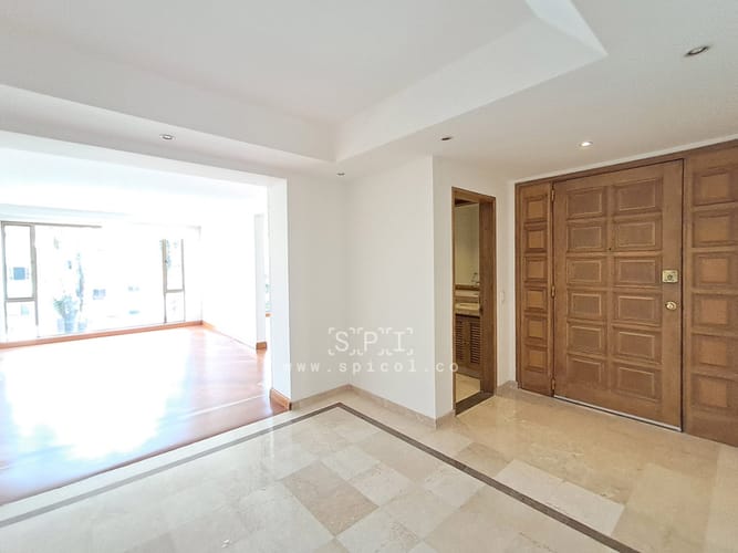 Apartamento de 3 alcobas en arriendo en Santa Ana Oriental, Bogotá, 220 m² · foto 4 de 24