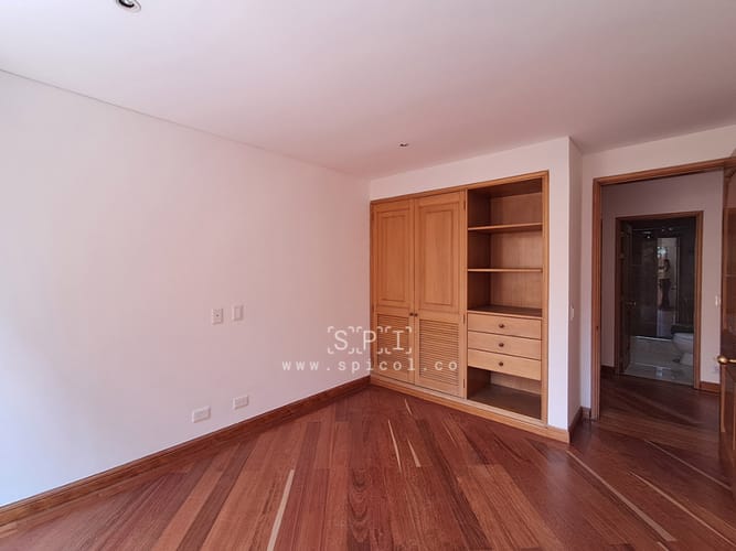 Apartamento de 3 alcobas en arriendo en Santa Ana Oriental, Bogotá, 220 m² · foto 15 de 24