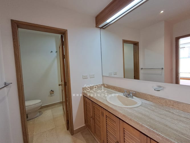 Apartamento de 3 alcobas en arriendo en Santa Ana Oriental, Bogotá, 220 m² · foto 19 de 24