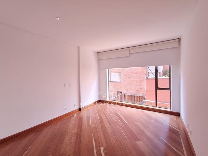 Apartamento de 3 alcobas en arriendo en Santa Ana Oriental, Bogotá, 220 m² · foto 23 de 24