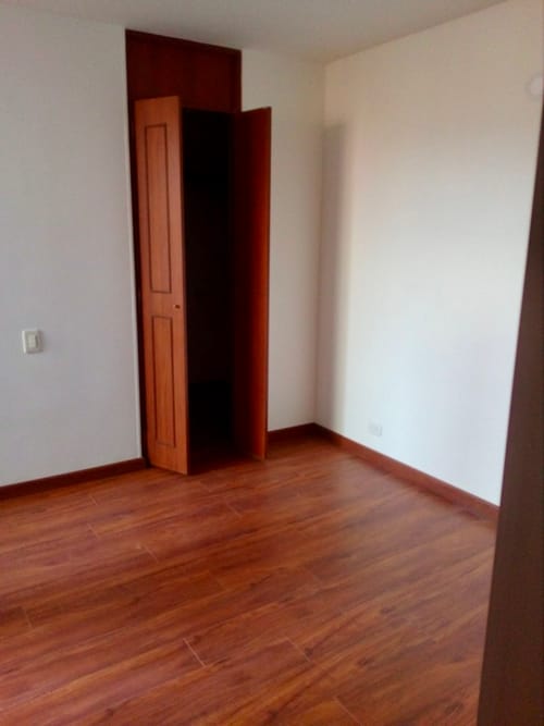 Apartamento de 3 alcobas en venta en Colina Campestre, Bogotá, 76 m² · foto 6 de 12
