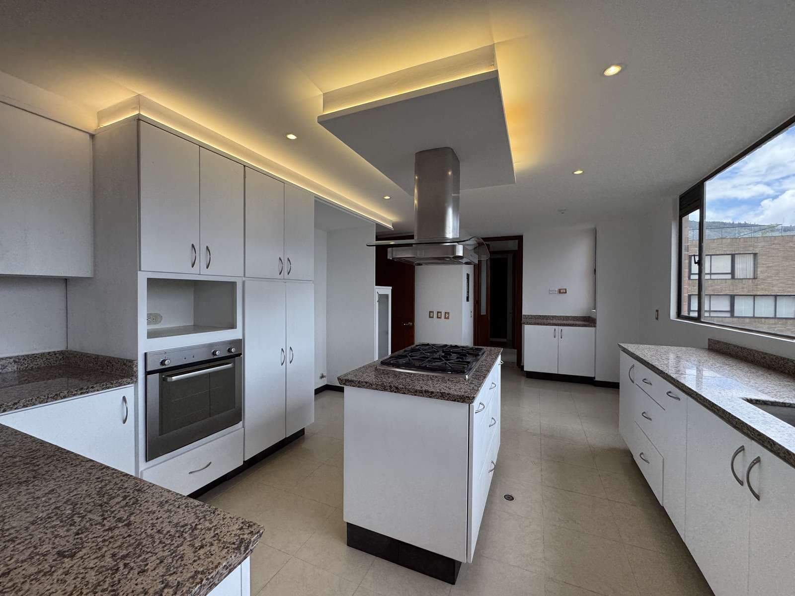Apartamento en arriendo en La Carolina, Bogotá · foto 5 de 19