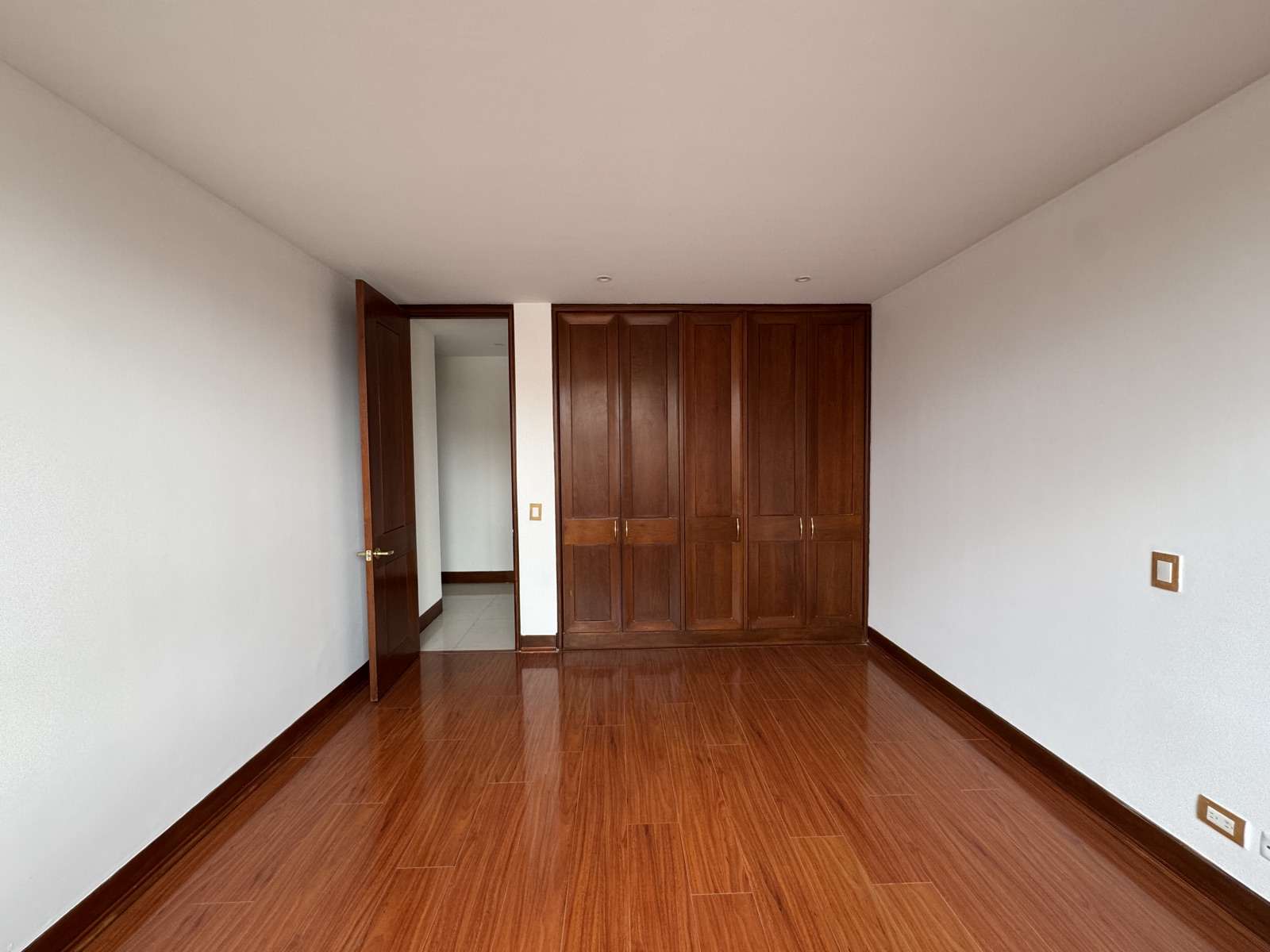 Apartamento en arriendo en La Carolina, Bogotá · foto 7 de 19