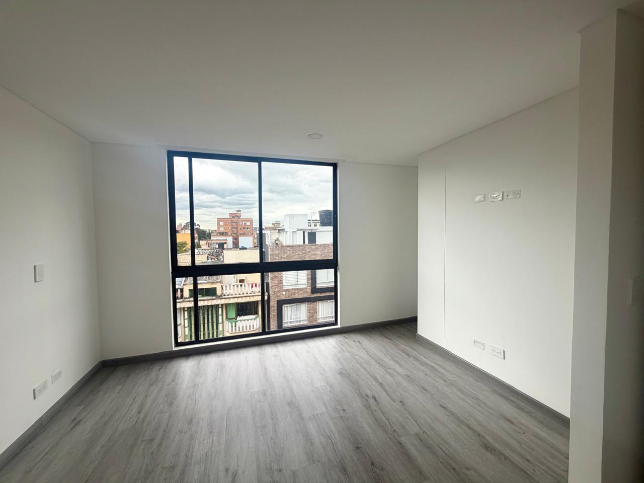 Apartamento en venta en Quinta Paredes, Bogotá · foto 3 de 12