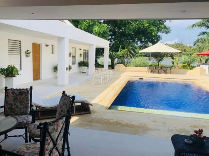 Casa de 4 alcobas en venta en Girardot, Girardot, 361 m² · foto 2 de 18
